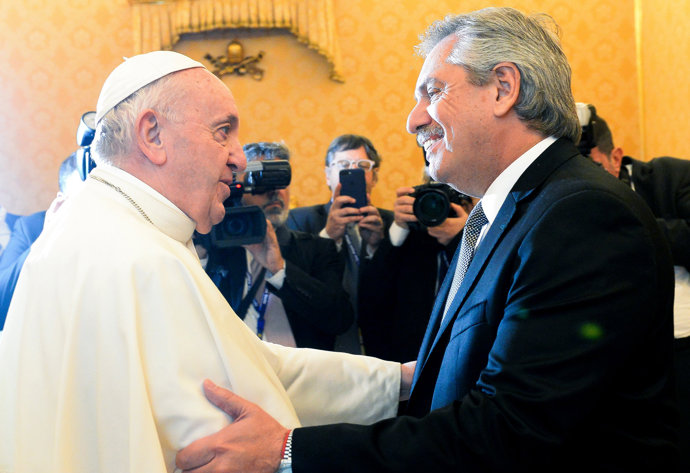 El Papa Francisco se reúne con el presidente argentino, Alberto Fernandez, en una audiencia privada. Presidencia Argentina/dpa - 