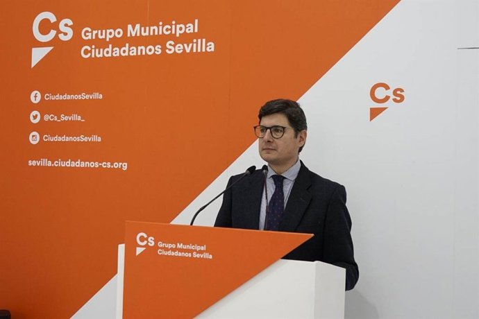 Pimentel en rueda de prensa