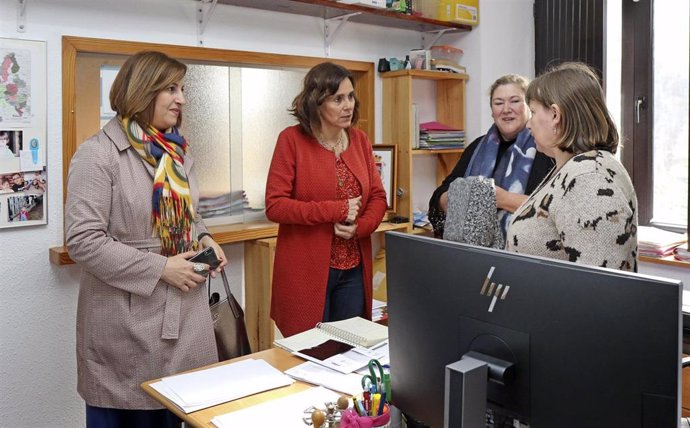 La consejera de Presidencia, Interior, Justicia y Acción Exterior, Paula Fernández, realiza una visita institucional a Los Tojos