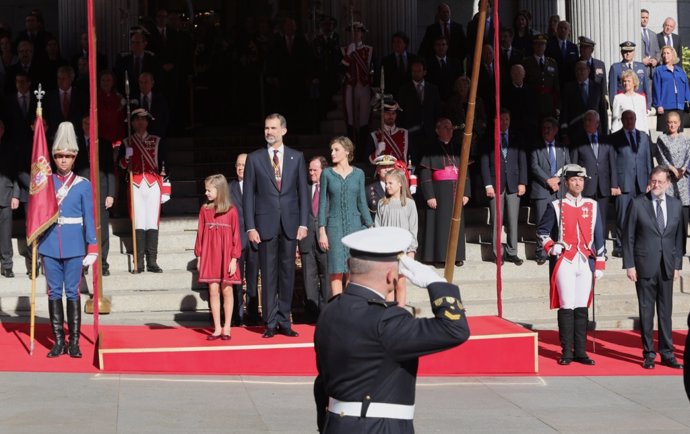 Foto de familia del Rey Felipe, la Reina Letizia, la Princesa Leonor y la Infanta Sofía en la apertura de la legislatura en el Congreso