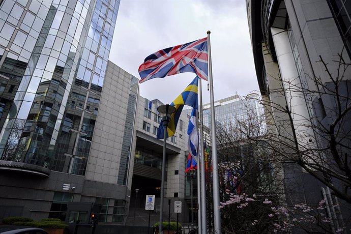 Brexit.- La UE retira sin ceremonias la bandera británica de sus instituciones a