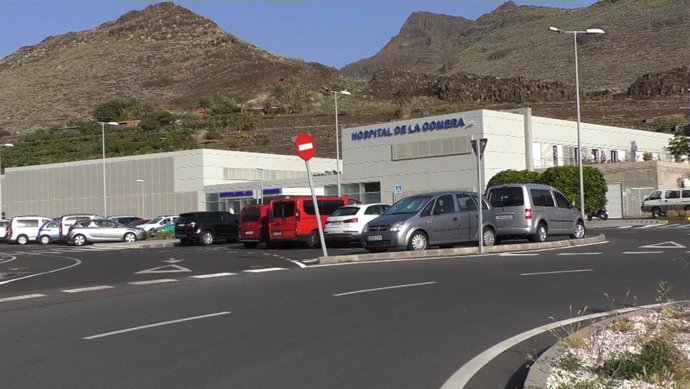 Exterior del Hospital de La Gomera en el que sanidad ha aislado a cinco personas para estudiar un posible contagio de coronavirus, en La Gomera /Islas Canarias (España), a 31 de enero de 2020.