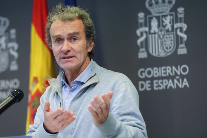 El director del Centro de Coordinación de Alertas y Emergencias Sanitarias, Fernando Simón, durante la rueda de prensa posterior a la reunión ministerial de evaluación y seguimiento del coronavirus, en Madrid (España) a 1 de febrero de 2020.