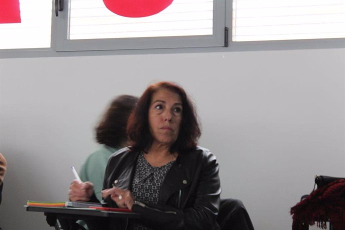La diputada de Adelante Andalucía Mari García en un encuentro sindical