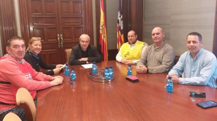 Los sindicactos CCOO, CSIF y Alternativa Sindical en una reunión con el delegado del Gobierno en Baleares en funciones, Ramon Morey.