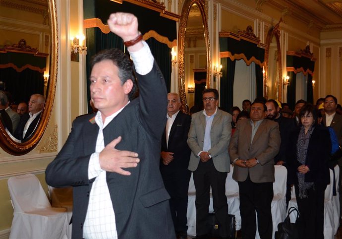 AMP.-Bolivia.- Agredidos tras ser detenidos dos exministros de Evo Morales pese 
