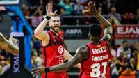 Zaragoza sigue con los mejores y Unicaja noquea a Baskonia