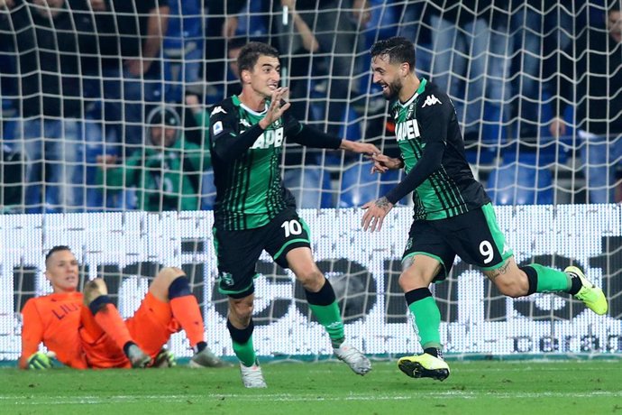 Francesco Caputo celebra un gol con el Sassuolo.