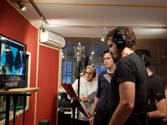 Una sesión de doblaje en el estudio Moby Dick.