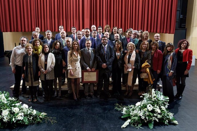 El Ayunatmiento de Ávila entrega la Medalla de Oro de la Ciudad a AECC