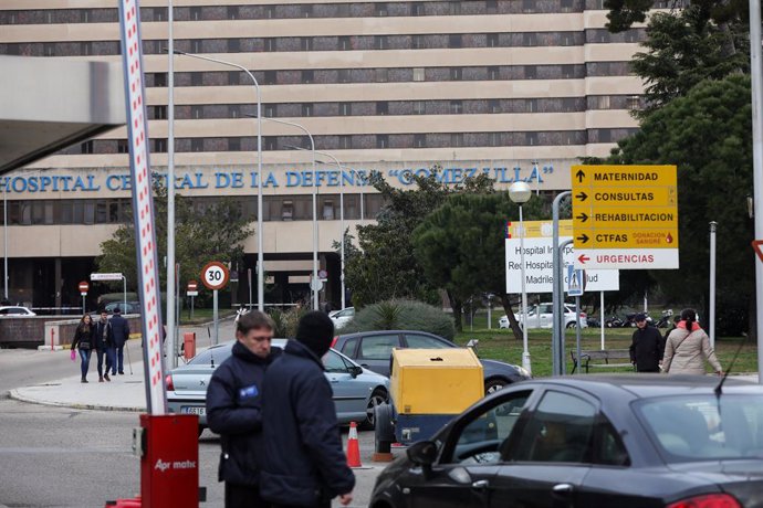 Porta d'accés al recinte de l'Hospital Gómez Ulla de Madrid.