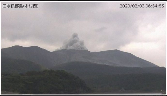 Japón.- Alerta 3 en Japón tras la erupción de un volcán en una de sus islas del 