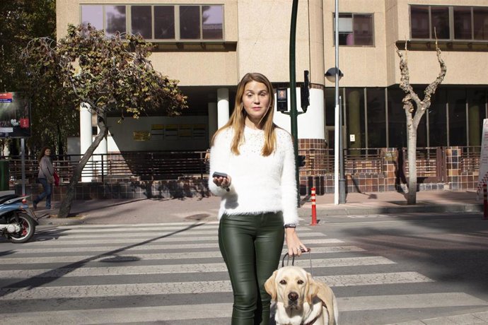 Ayuntamiento Murcia comienza a instalar en la capital sistema en semáforos que contenta a vecinos y personas invidentes