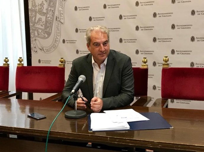 El concejal de Derechos Sociales de Granada, José Antonio Huertas
