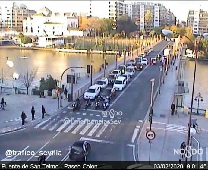 Imagen del puente de San Telmo y el Paseo Colón