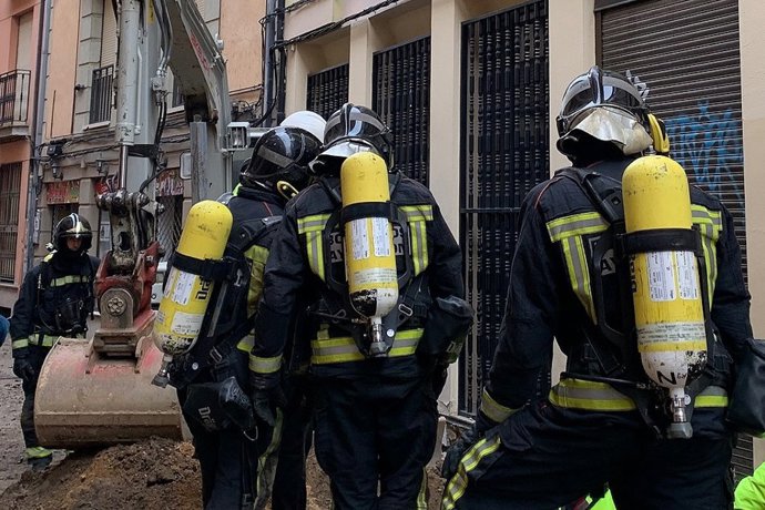 Una dotación de los bomberos de León con equipos autónomos.