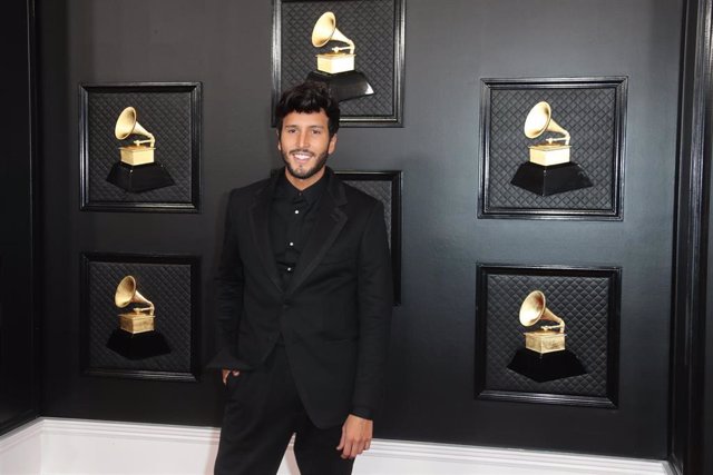 January 26, 2020 - Los Angeles, California, United States:: Sebastian Yatra arriving at the 62nd GRAMMY Awards at STAPLES Center in Los Angeles, CA.(Allen J. Schaben / Los Angeles Times / Contacto)
