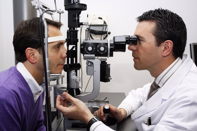 Consulta oftalmológica. Visión. Miopía