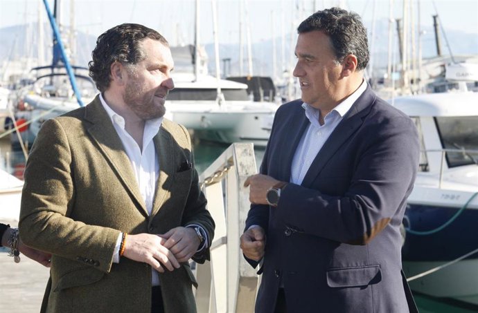 Juan Antonio Vargas, portavoz de Cs en Benalmádena, junto al parlamentario y portavoz de Cs en la provincia, Carlos Hernández White.