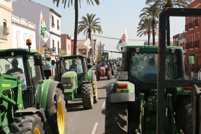 Tractorada por las calles de un municipio