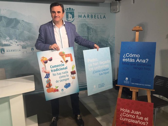 El portavoz del Ayuntamiento de Marbella, Félix Romero, presenta campaña de apoyo al comercio local.