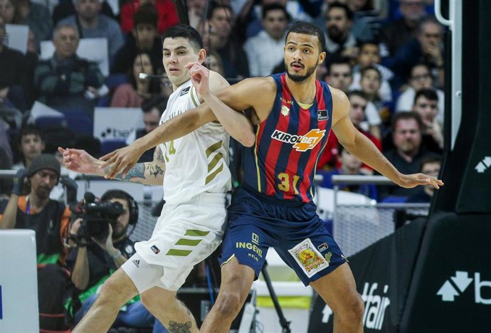 Deck (Real Madrid) y Shields (Baskonia)