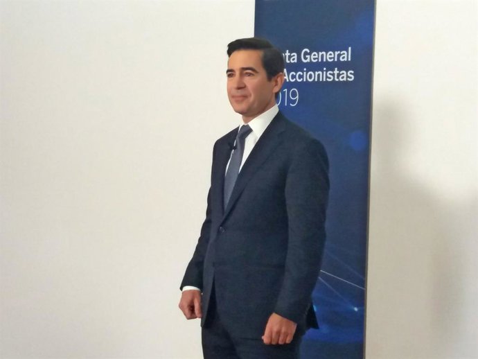El presidente del BBVA, Carlos Torres, ofrece una rueda de prensa antes de la Junta General de Accionistas 2019 de la entidad, celebrada en Bilbao.  