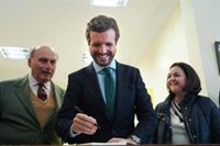 Casado asegura que el 'pin parental' no es necesario en las CC.AA gobernadas por el PP pero le gustaría para Cataluña