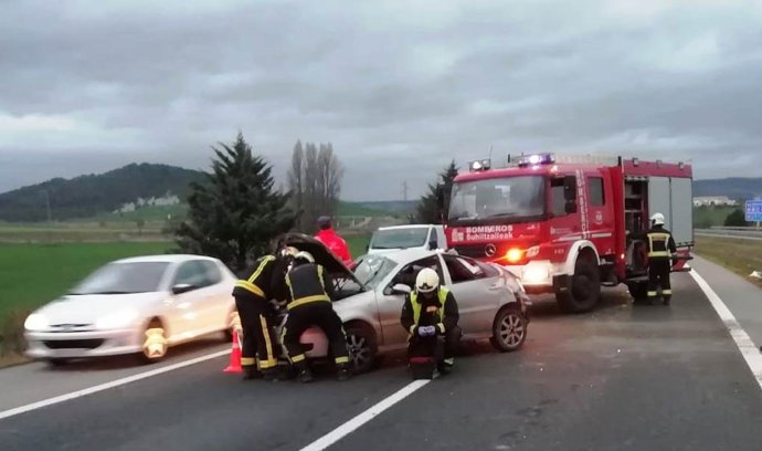 Accidente con un herido leve en la AP-15, en el término de Tiebas.