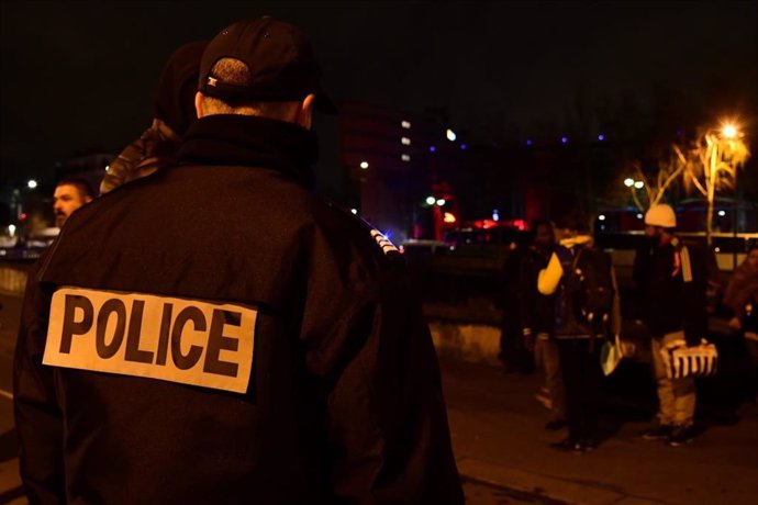 Francia.- La Policía desaloja el último gran campamento de migrantes de París