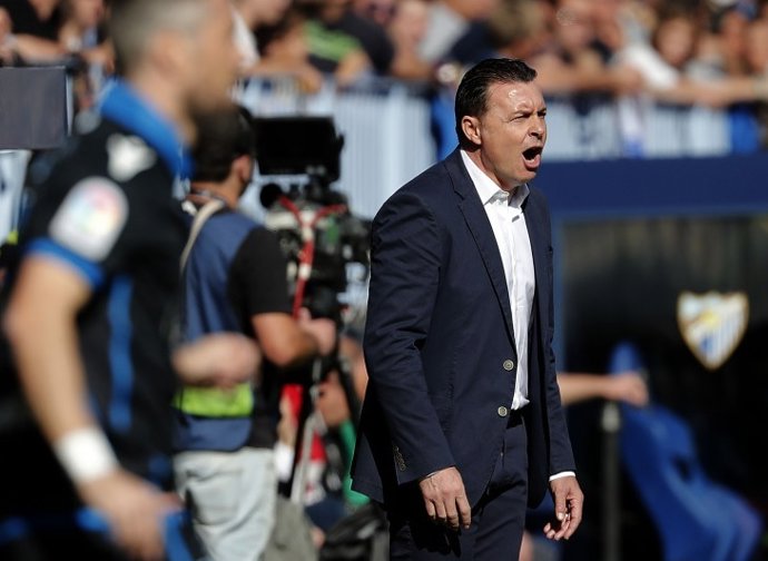 El Racing de Santander cesa a Iván Ania y nombra nuevo entrenador a Cristóbal Parralo