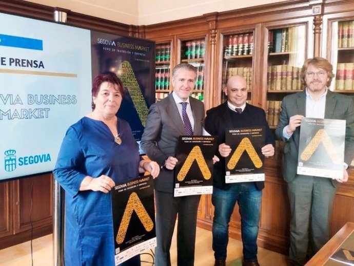 La alcaldesa de la ciudad de Segovia Clara Luquero presenta la iniciativa Business Market