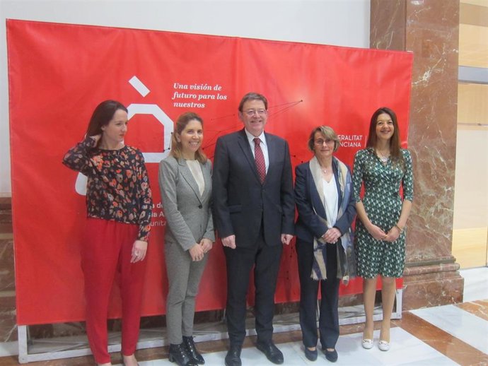 Ximo Puig antes de asisitir a la presentación de la Estrategia de Inteligencia Artificial de la Comunitat Valenciana