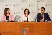 Ayuso rechaza legislar "por legislar" y defiende que el 48% del pacto de investidura está ya cumpliéndose