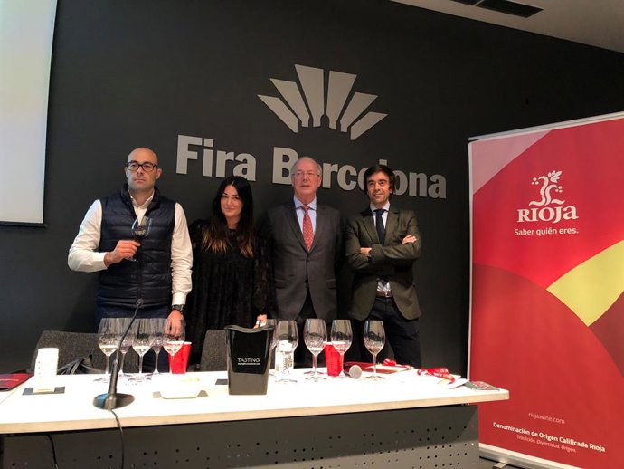 De izquierda a derecha, el director técnico del Consejo Regulador, Pablo Franco, la responsable de Comunicación del Consejo, Marta Echávarri, el presidente, Fernando Salamero y el director de Marketing, Íñigo Tapiador.