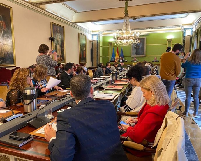 Pleno de este martes en el Ayuntamiento de Oviedo.