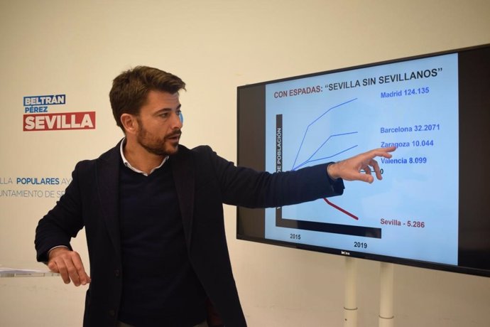 Beltrán Pérez en rueda de prensa