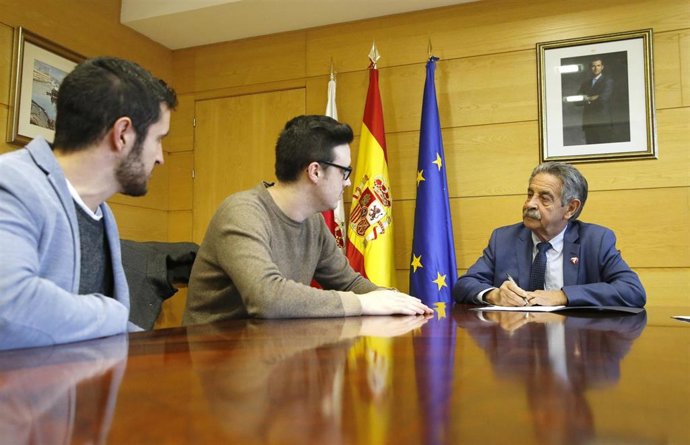 10:30.- Gobierno De Cantabria.  El Presidente De Cantabria, Miguel Ángel Revilla, Recibe A Representantes De La Empresa Siali. 4 Feb 20