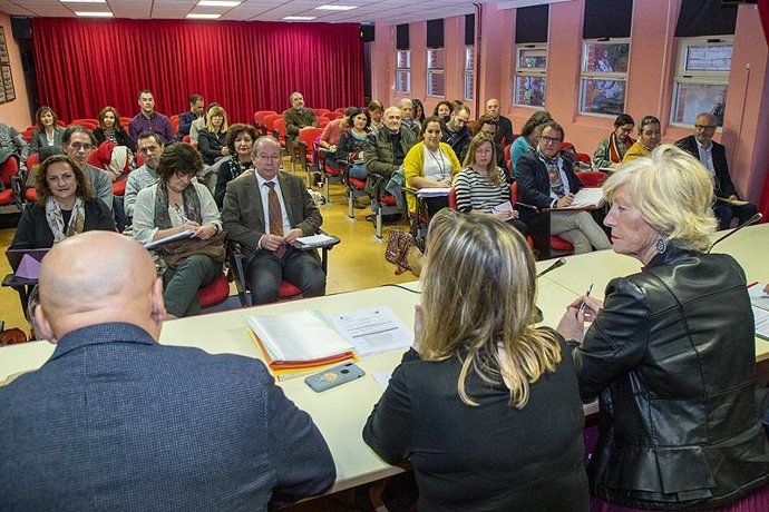 Educación, Guardia Civil y Policía Nacional crerán un grupo de trabajo para la mejora de la convivencia en los centros