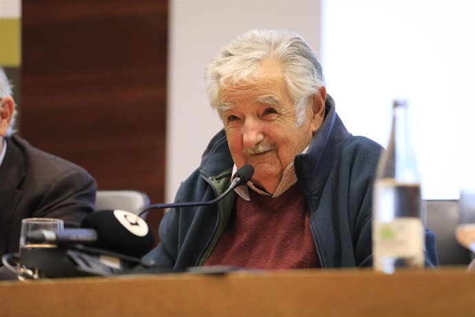 El expresidente uruguayo José Mujica comparece en rueda de prensa con motivo del Premio Derechos Humanos 2019 otorgado por Consejo Valenciano de Colegios de Abogados (CVCA) y la Fundación por la Justicia.
