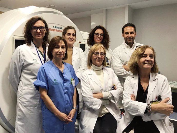 El Hospital Macarena trata en cinco sesiones de radioterapia el cáncer de próstata