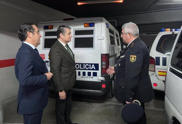 El viceconsejero de la Presidencia visita la sede de la Unidad de Policía Adscrita de Jaén