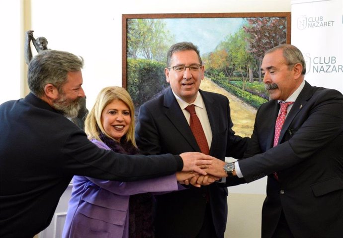 El presidente de Cajason, la alcadesa de Jerez y el presidente del Club Nazaret firman un convenio