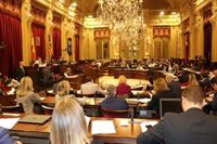 El pleno del Parlament rechaza exigir al Govern que cumpla sus compromisos de eliminar barracones, como pedía el PP