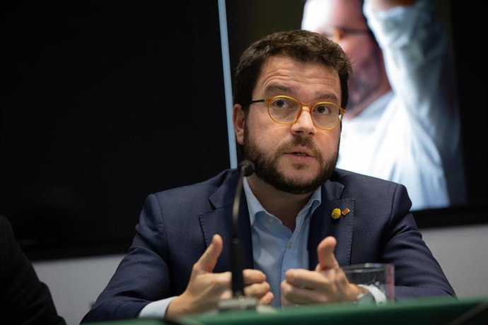 El vicepresident de la Generalitat, Pere Aragons, durante su intervención en la presentación del libro 'Pere Aragons, l'independentisme pragmtic' de la periodista Magda Gregori, en Barcelona/Catalunya (España) a 4 de febrero de 2020.
