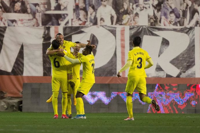 Los jugadores del Villarreal celebran el gol de Cazorla en los octavos de la Copa del Rey ante el Rayo Vallecano