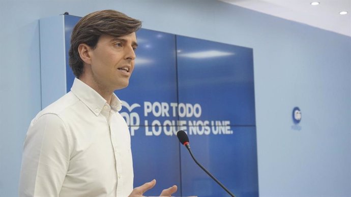 El vicesecretario de Comunicación del PP, Pablo Montesinos, en rueda de prensa en Málaga