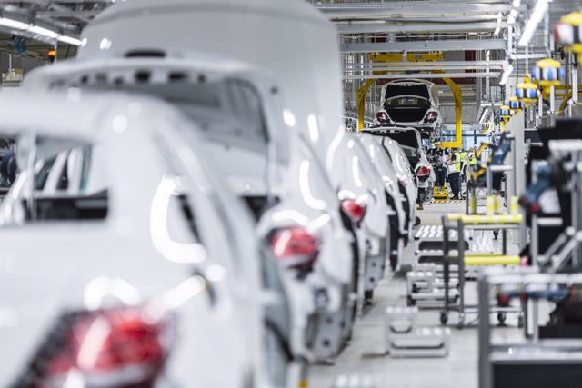 Producción del Mercedes-Clase E sedan en la fábrica de Daimler en Moscú.