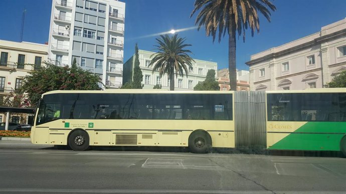 Autobus interurbano en Cádiz