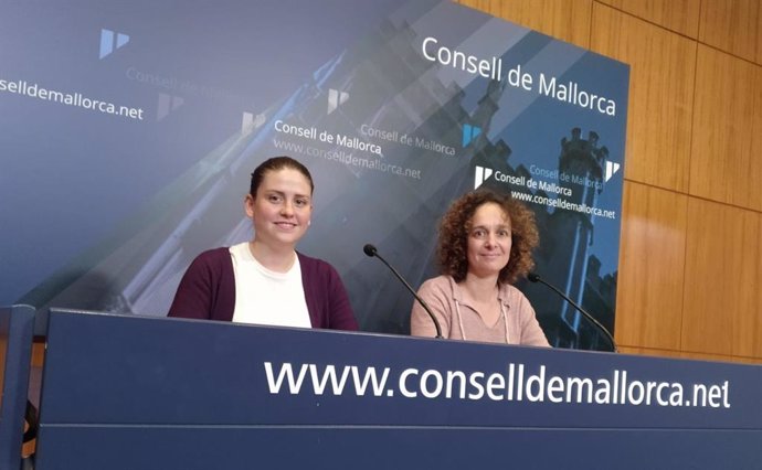(I-D) La Consellera De Sostenibilidad, Aurora Ribot Y La Directora General De Residuos, Patricia Arbona.